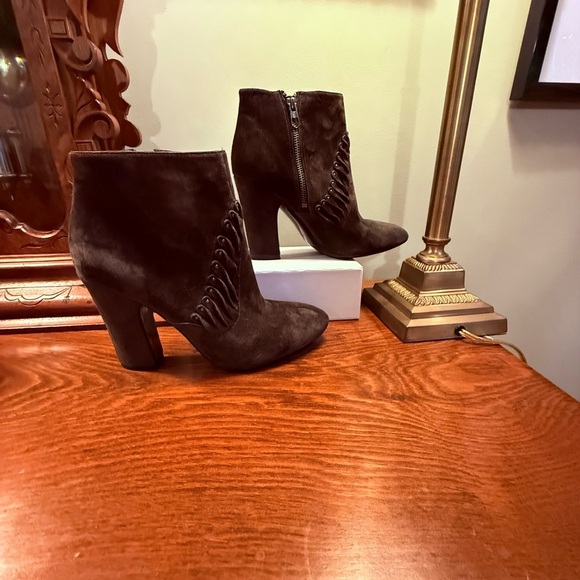 Sigerson Morrison Suede Leather Fringe Ankle Boots 4” Heel Size 7.5 MSRP $695 - Picture 8 of 11